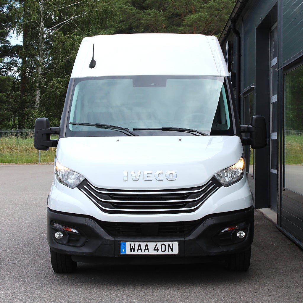 Iveco Daily 35-140 Skåpbil 2.3 JTD L4H2 MOMS 3-Sits Hi-Matic