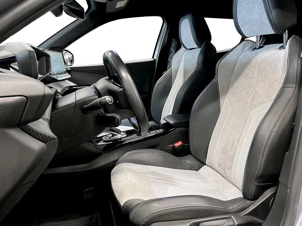 Bild på Peugeot E-2008 GT 50kWh 136hk Aut B-KAMERA CARPLAY