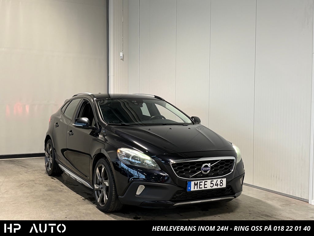 Volvo V40 Cross Country D3 150hk Summum Värmare Skinn Elstol Navi B-Kamera S&V