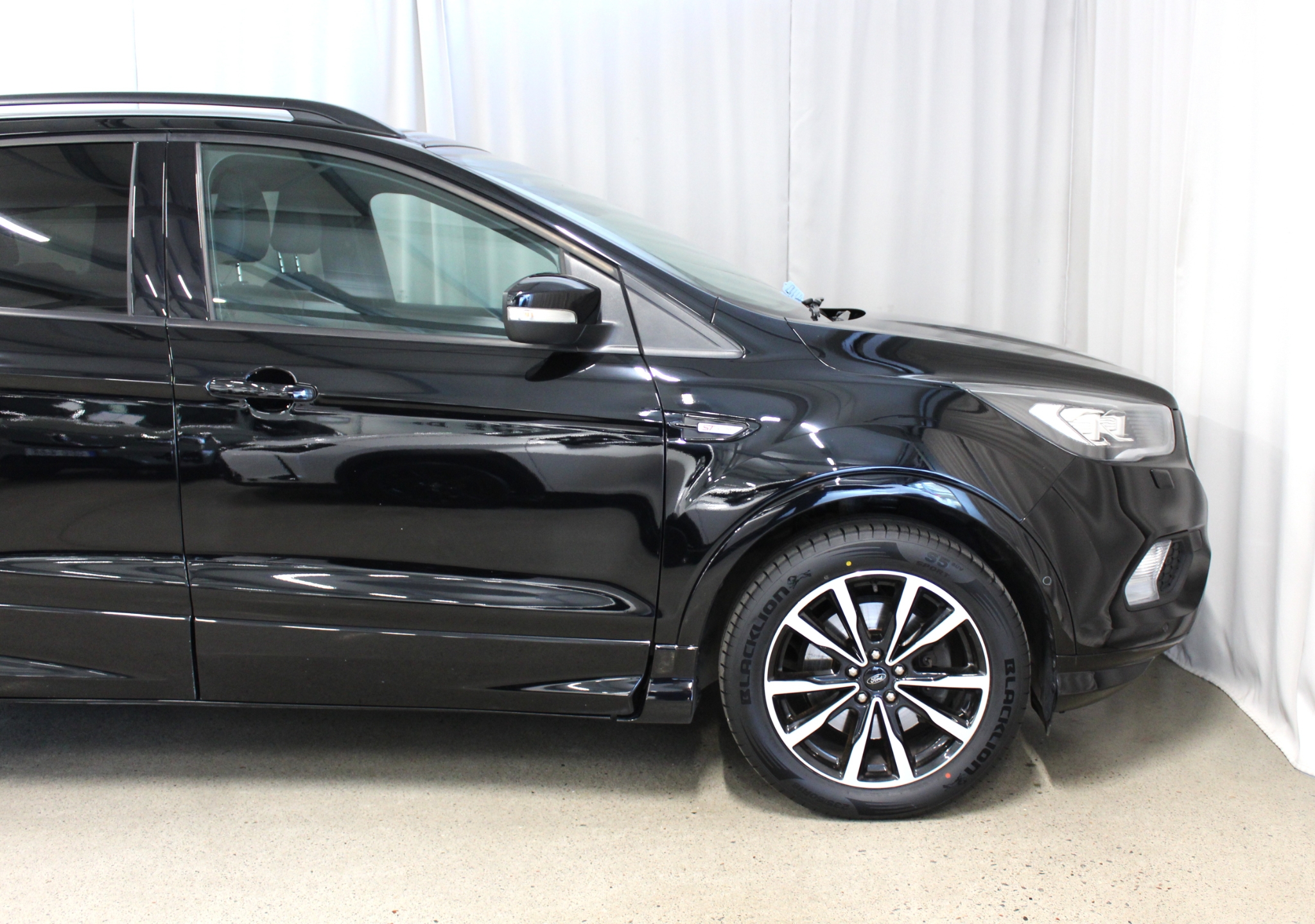 Ford Kuga 2018, bild 3/64