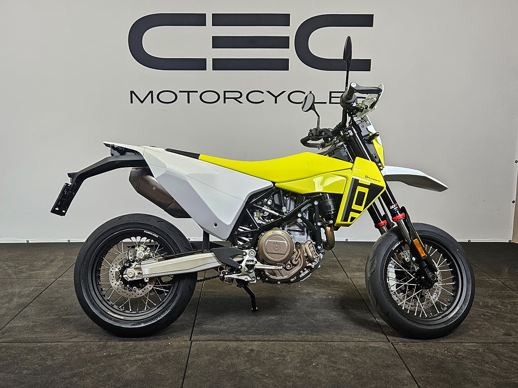 Husqvarna 701 SUPERMOTO *NYHET* 