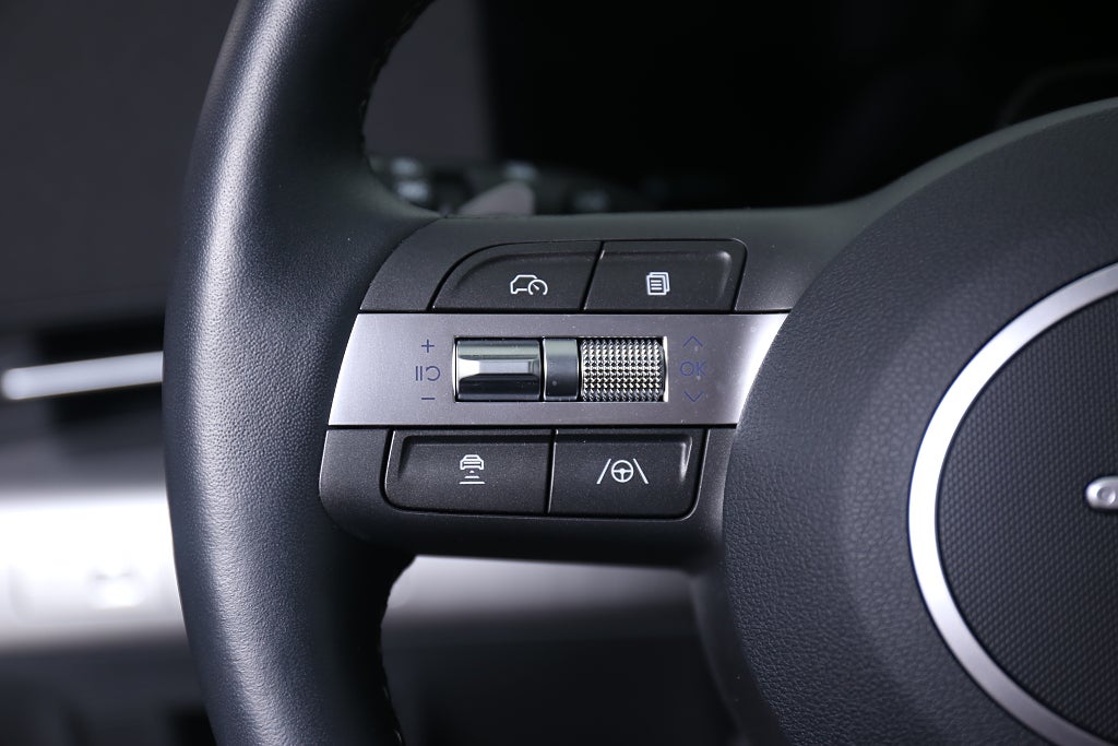 Hyundai Kona Hybrid 1,6 GDi 141hk HEV Advanced Aut Skinn Navi 2024
