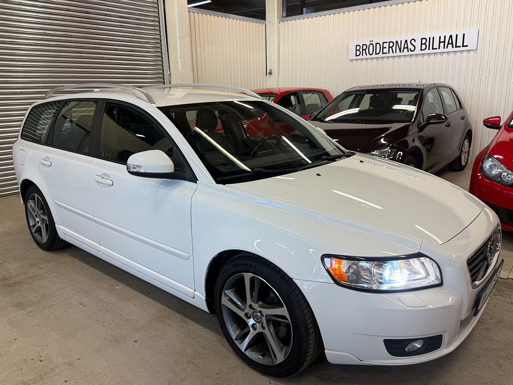 Volvo V50 D2 Momentum Euro 5/ 2-Ägare/ Dragkrok/ D-värmare