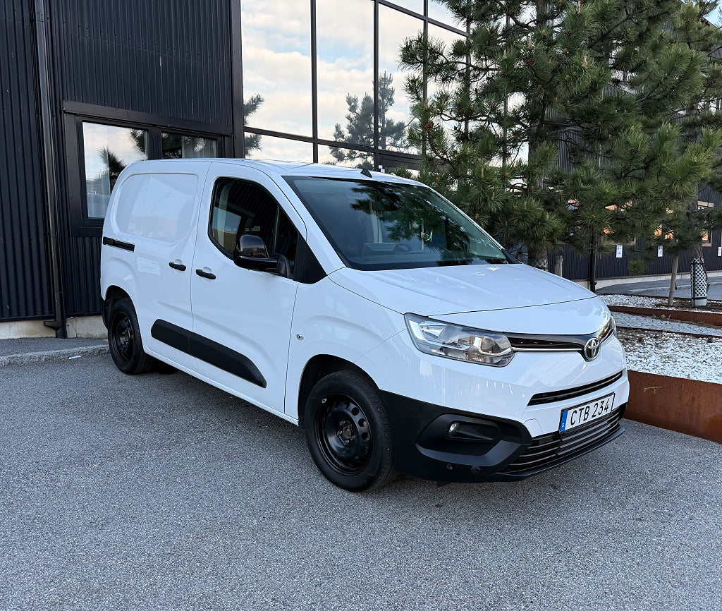 Toyota ProAce City 1.5D AdBlue Euro 6/ MOMSBIL/Ny Kamrem/Ny servad