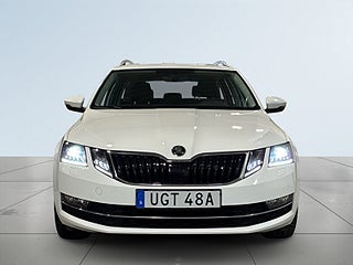 Skoda Octavia Kombi 1.5 TSI ACT Style Drag Värmare Ad Farthållare S&V – bild 2