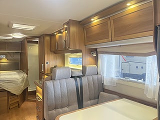 Husbil-halvintegrerad Kabe TM 740 LXL 11 av 21