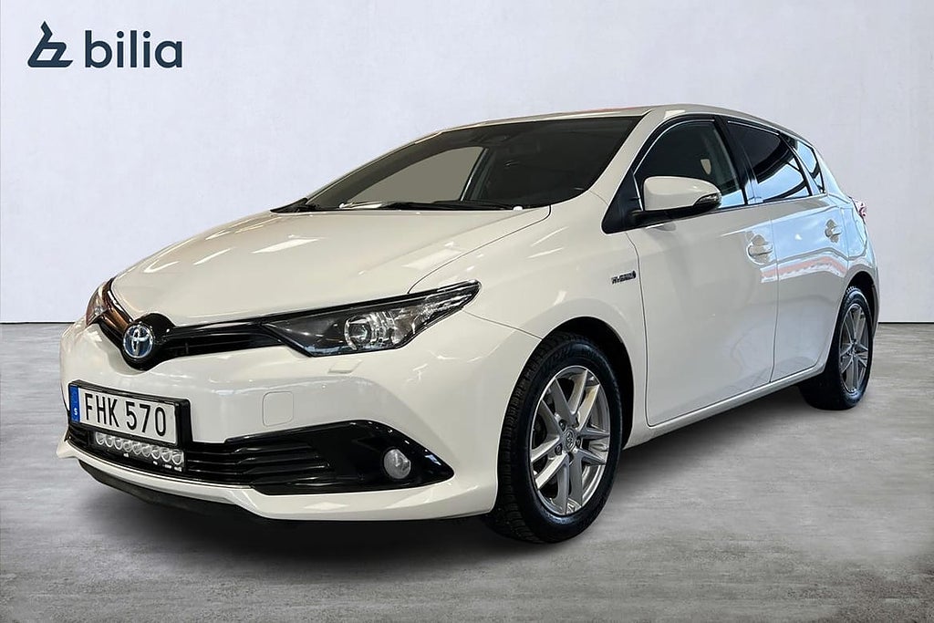 Toyota Auris Hybrid 1,8 Touch & Go Nyserv Nybes V-Hjul LED-Ramp Garanti 2...