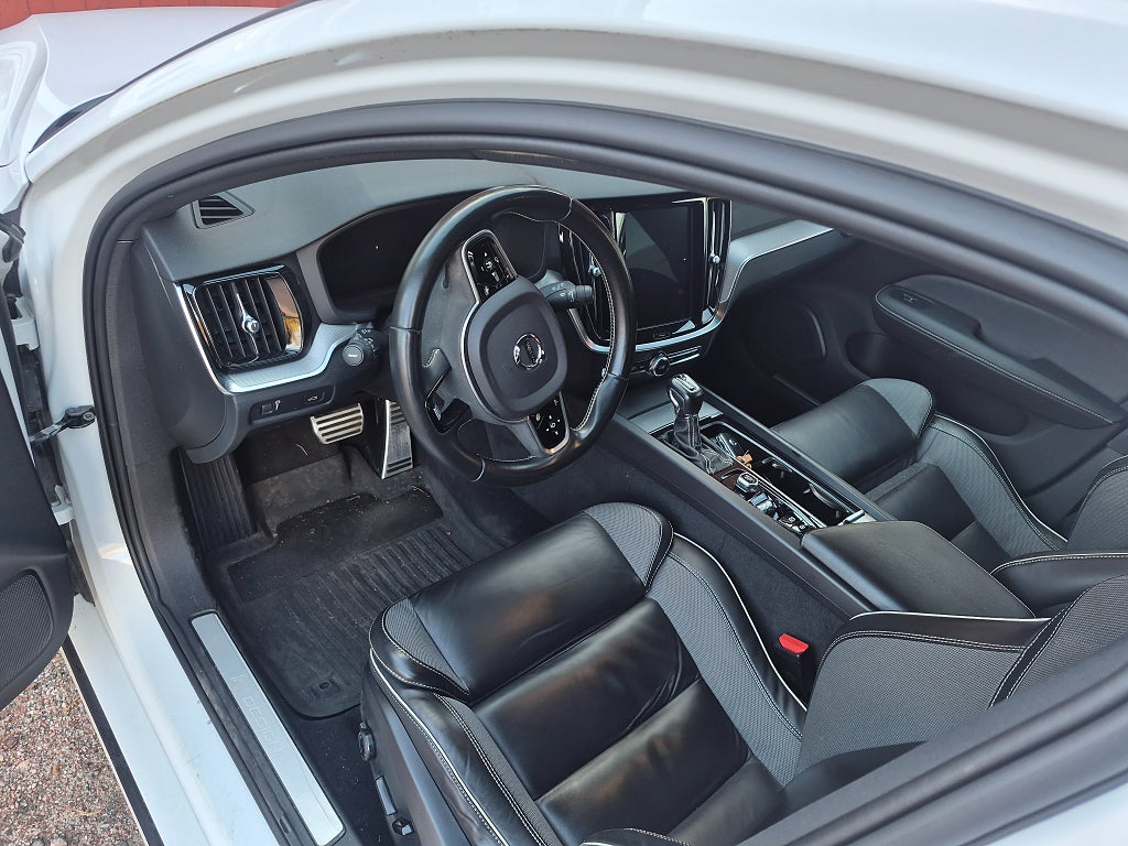 Volvo V60 2020 - miniatyr 3