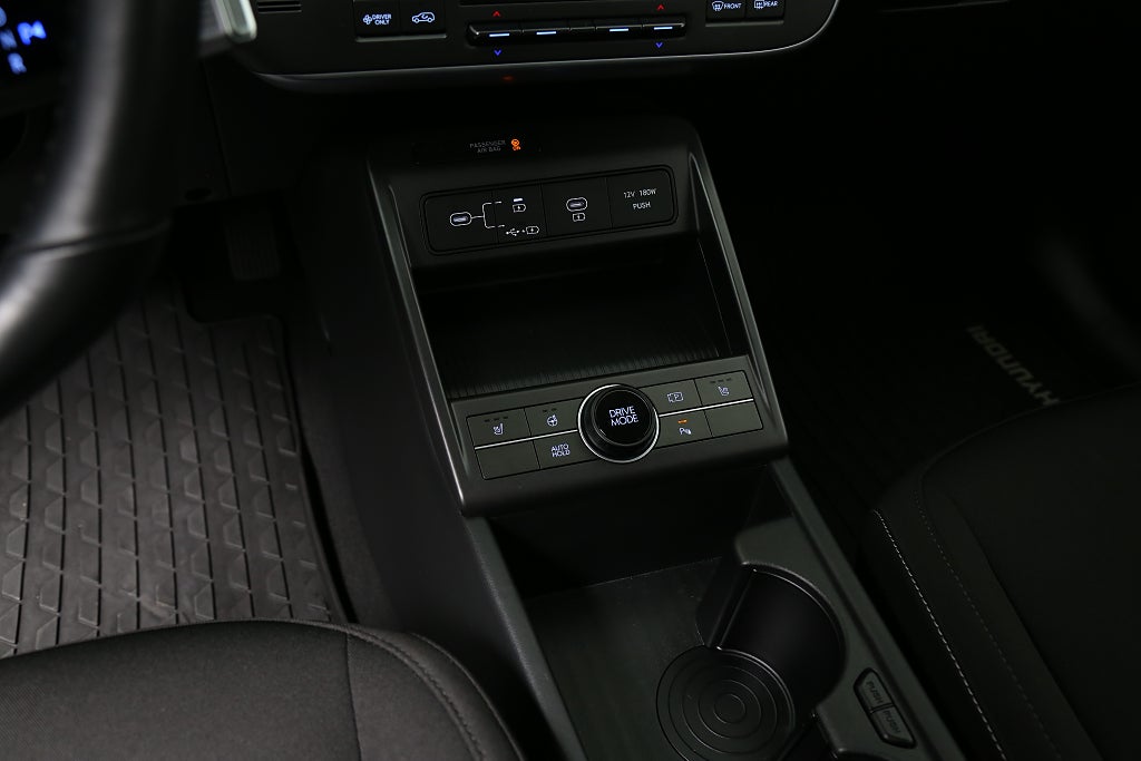 Hyundai Kona EV 48.4kWh Essential f.d Demobil | Kamera Navi Värmepump 2024