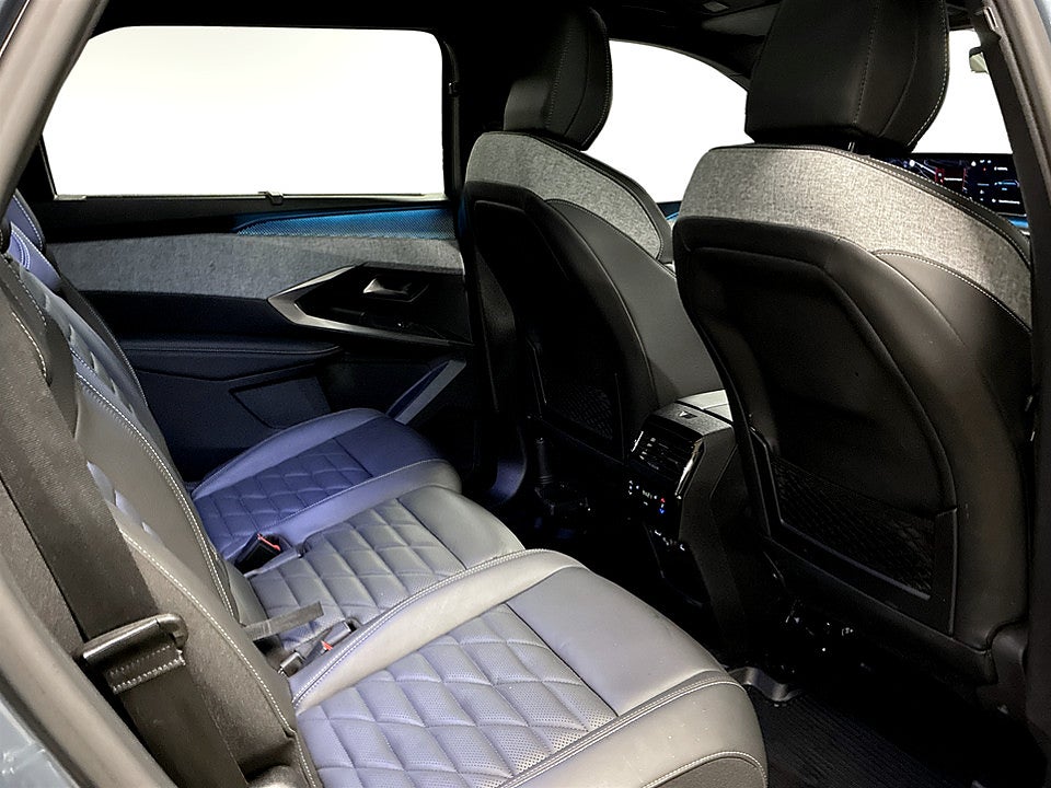 Bild på Peugeot E-5008 GT Ultimate Hybrid 145hk Aut 7-SITS DRAG, ELSTOL, PANO
