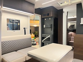 Husbil-halvintegrerad Adria MATRIX SUPREME 670 DL 14 av 28