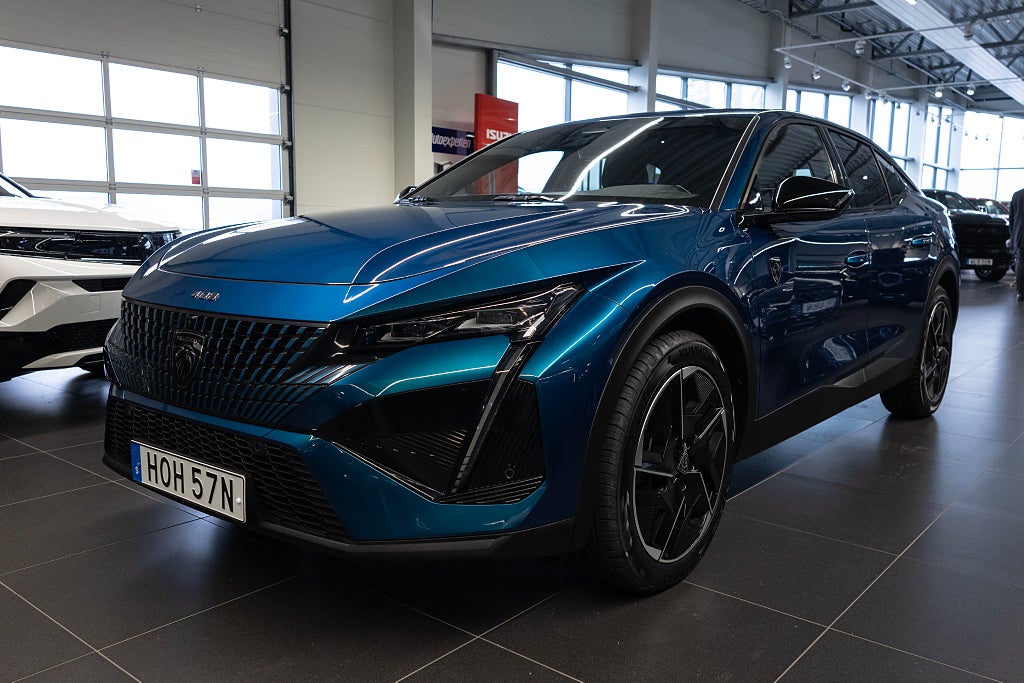 Peugeot 408 GT Plug-In Hybrid 225 hk Läder Focal 360 graders kamera