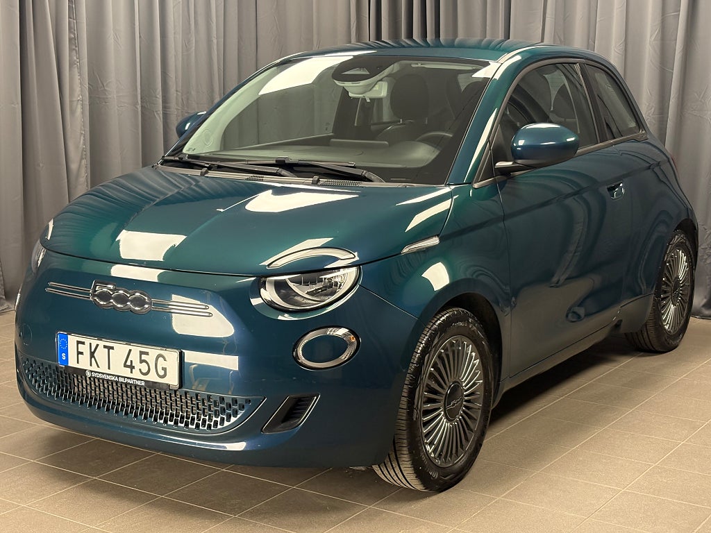 Fiat 500 e 42 kWh | En brukare | Moms | Nyservad | Nybes