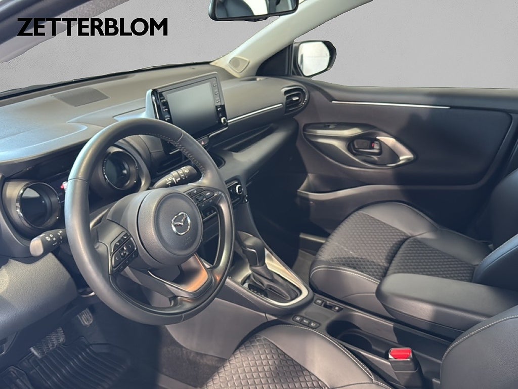 Halvkombi Mazda 2 8 av 14