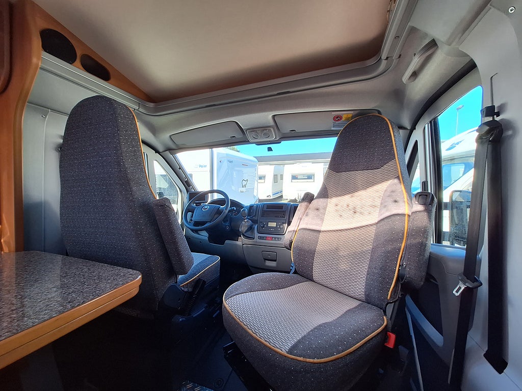 Dethleffs Advantage T 6611 Långbädd, Solcell