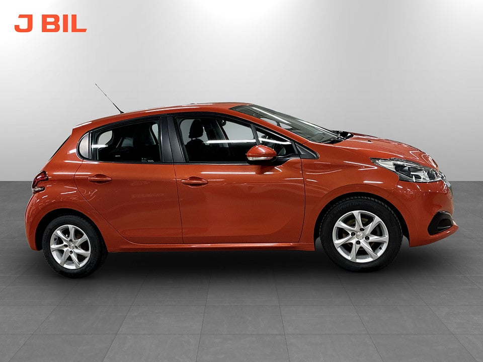 Bild på Peugeot 208 Active 1.2 PT 82hk LÅG SKATT! FARTHÅLLARE