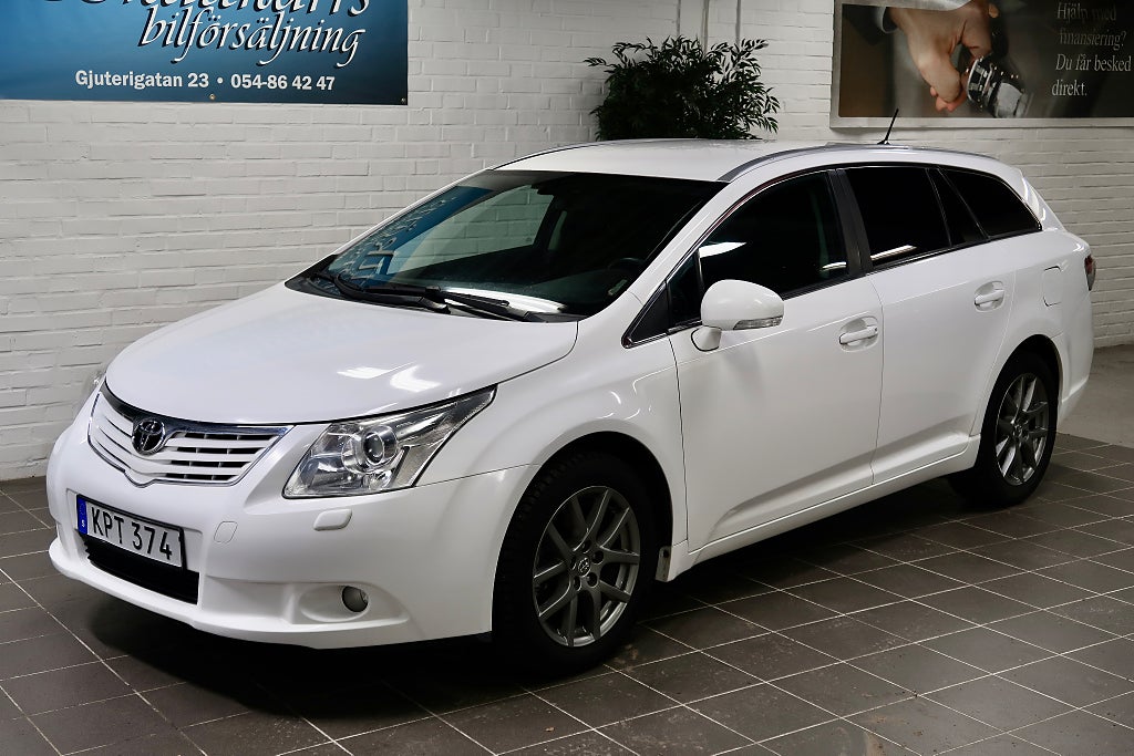 Toyota Avensis Kombi 1.8 Valvematic Business Nybesiktigad