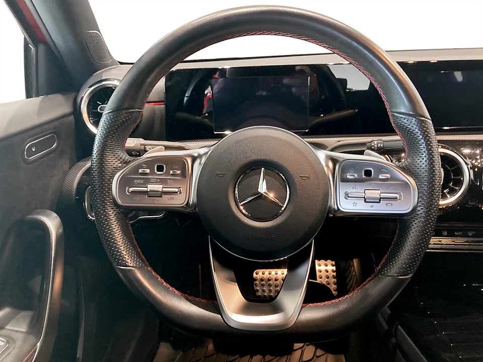 Bild på Mercedes-Benz A180 AMG-Line Base 136hk Aut B-KAMERA NAVI