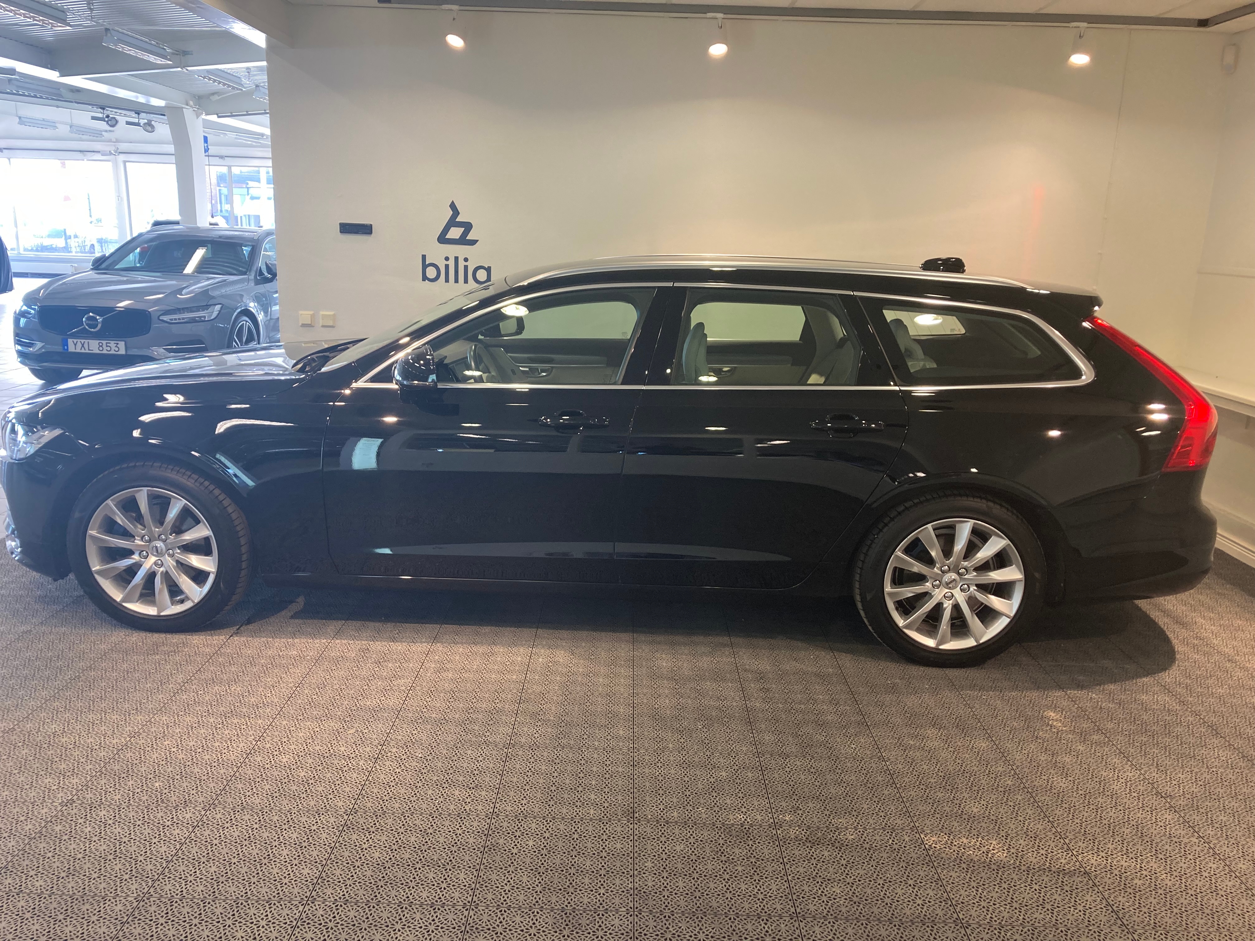 Volvo V90 D5 AWD Business Advanced DRAG, kuva 2/16