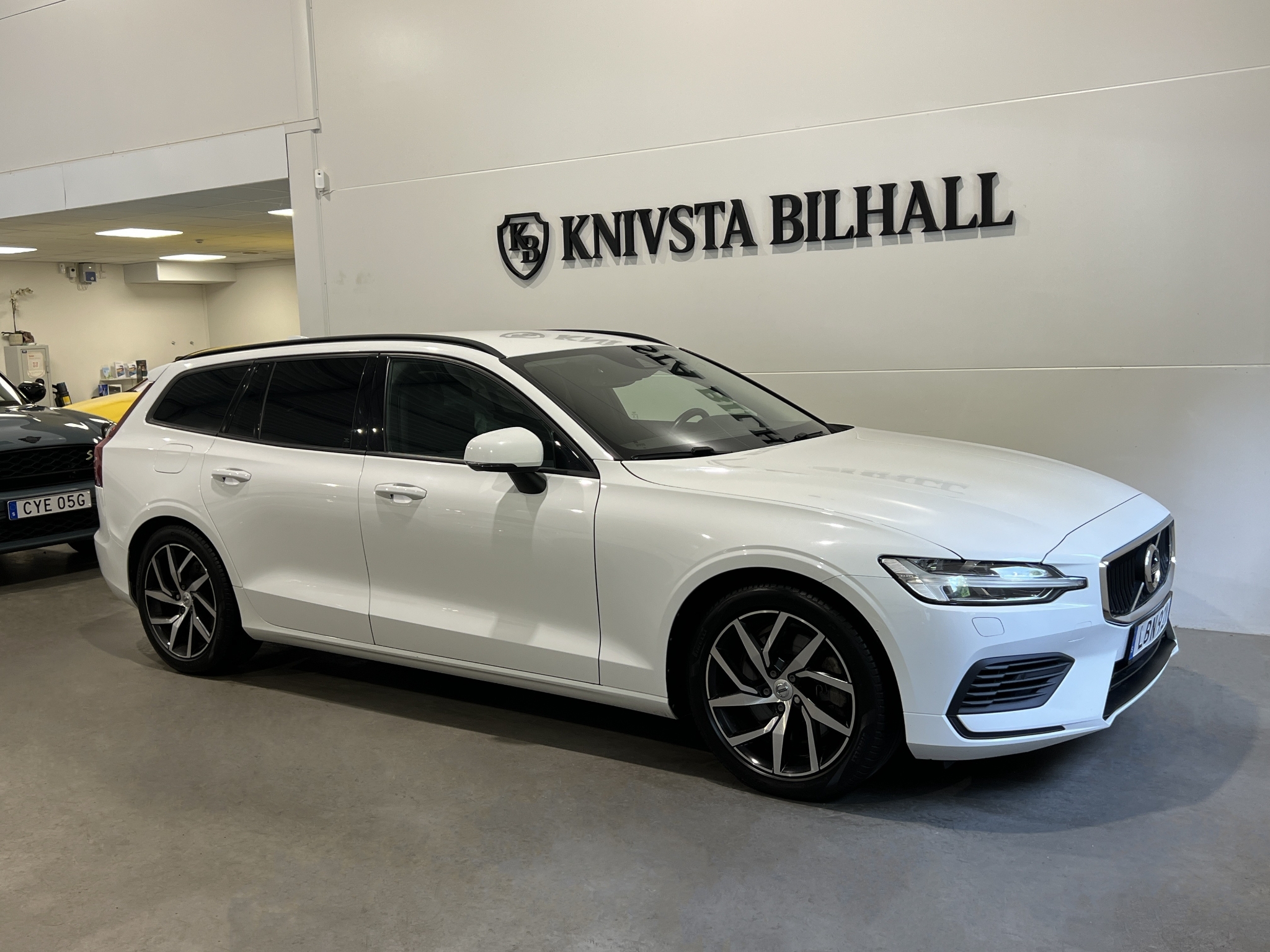Volvo V60 2020, photo 3/56