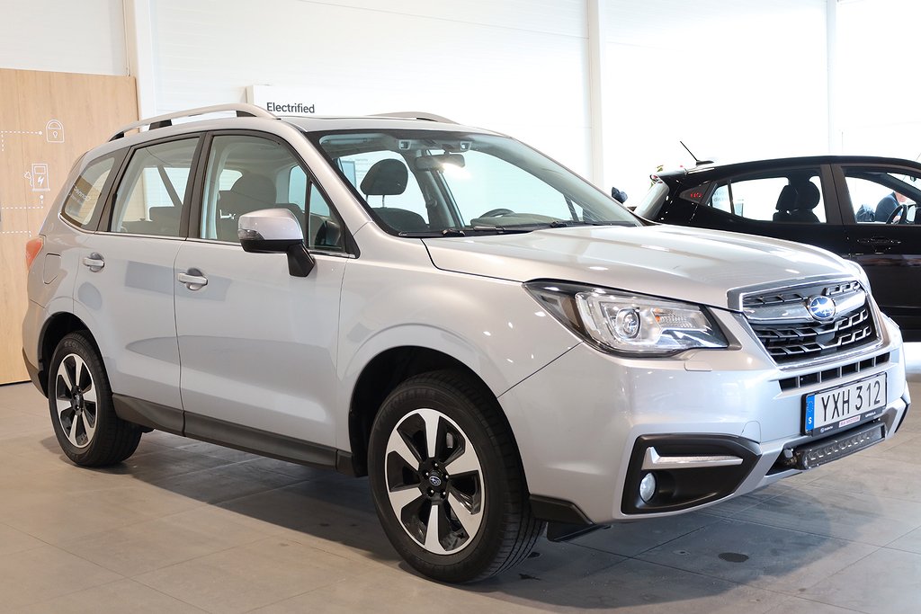 Subaru Forester 2,0i 150hk XS Aut AWD Pano Motorv Dragkrok 2018