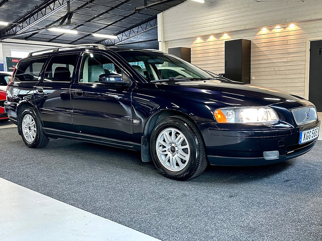 Volvo V70 2.4 Kinetic Dragkrok Nyservad 170hk