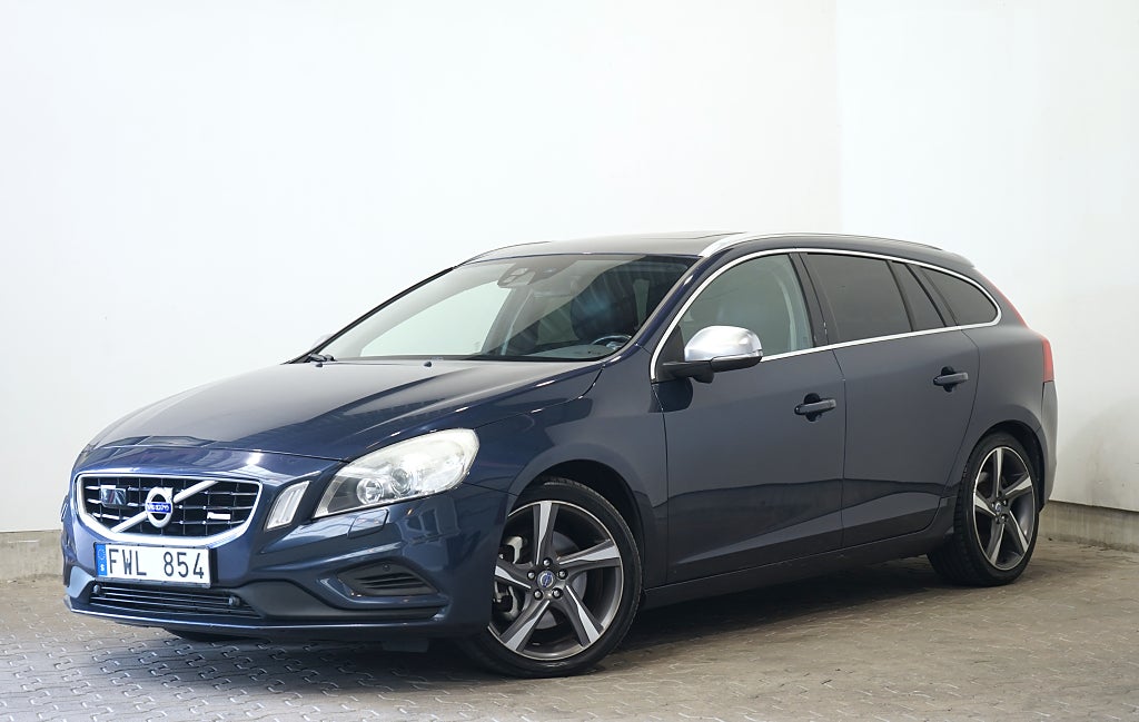 Volvo V60 D5 AWD Automat R-Design Taklucka Värmare 215hk