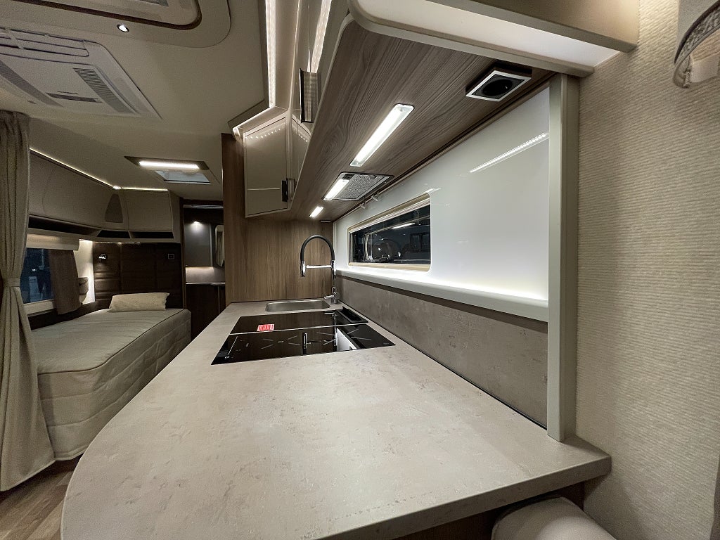 Kabe Imperial 630 TDL E2 KS /AC/Läder/Långbäddar/Badrum bak - Kabe