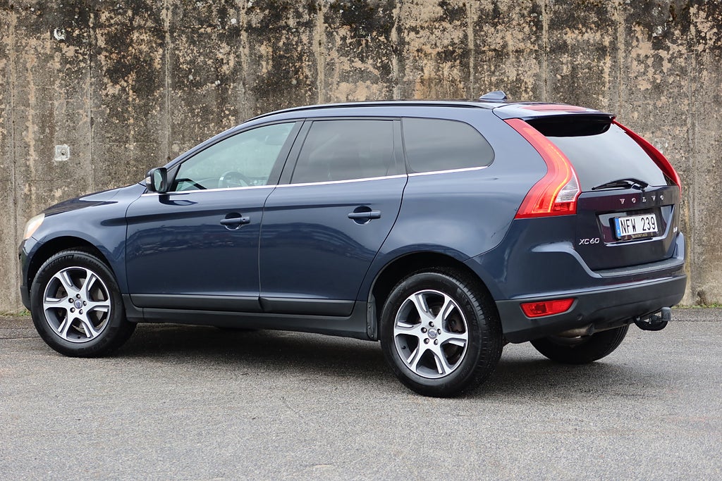 Volvo XC60 D4 163hk Momentum Drag D-Värmare Nybytt Kamrem 2-Ägare