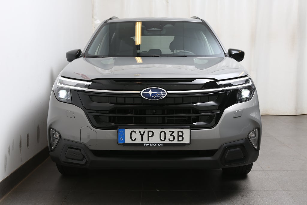 Subaru Forester e-Boxer Limited | Moms 2025