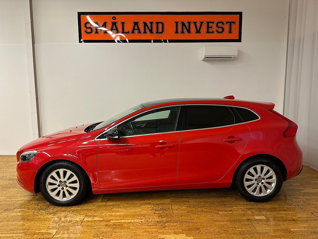 Volvo V40 D3 Momentum / Drag/ Panorama/ BLIS/