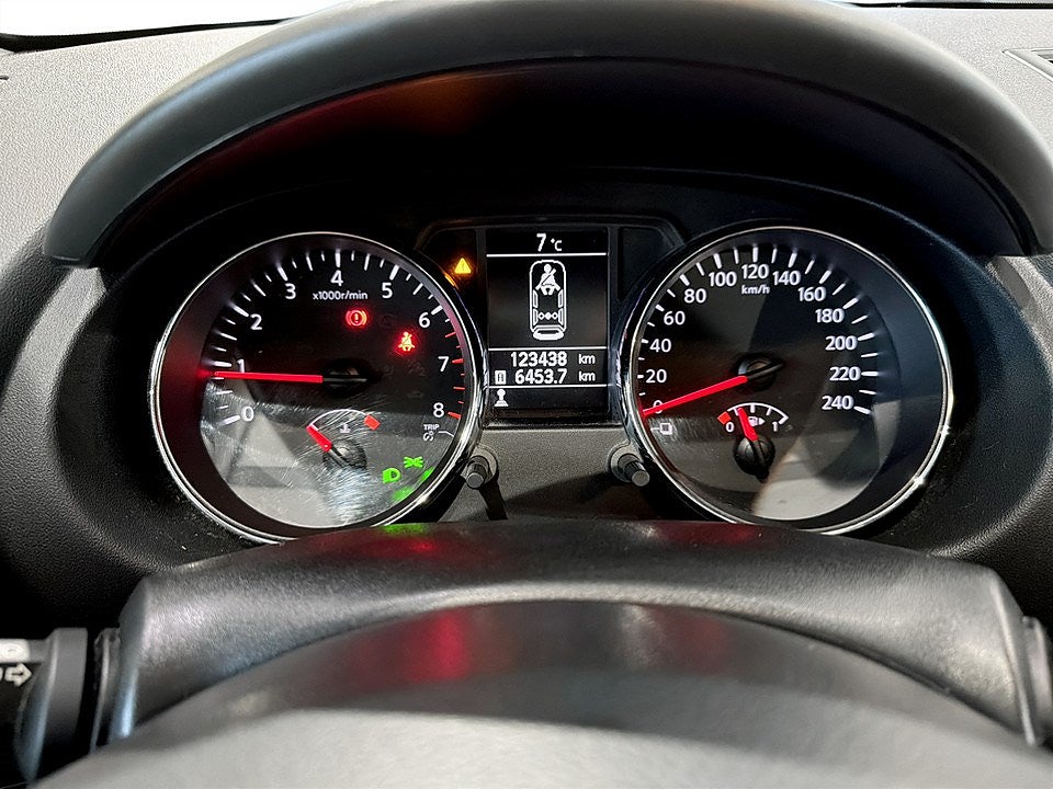 Bild på Nissan Qashqai +2 Tekna 1.6 117hk - PANO,KAMERA,NAV,LÄDERKLÄDSEL