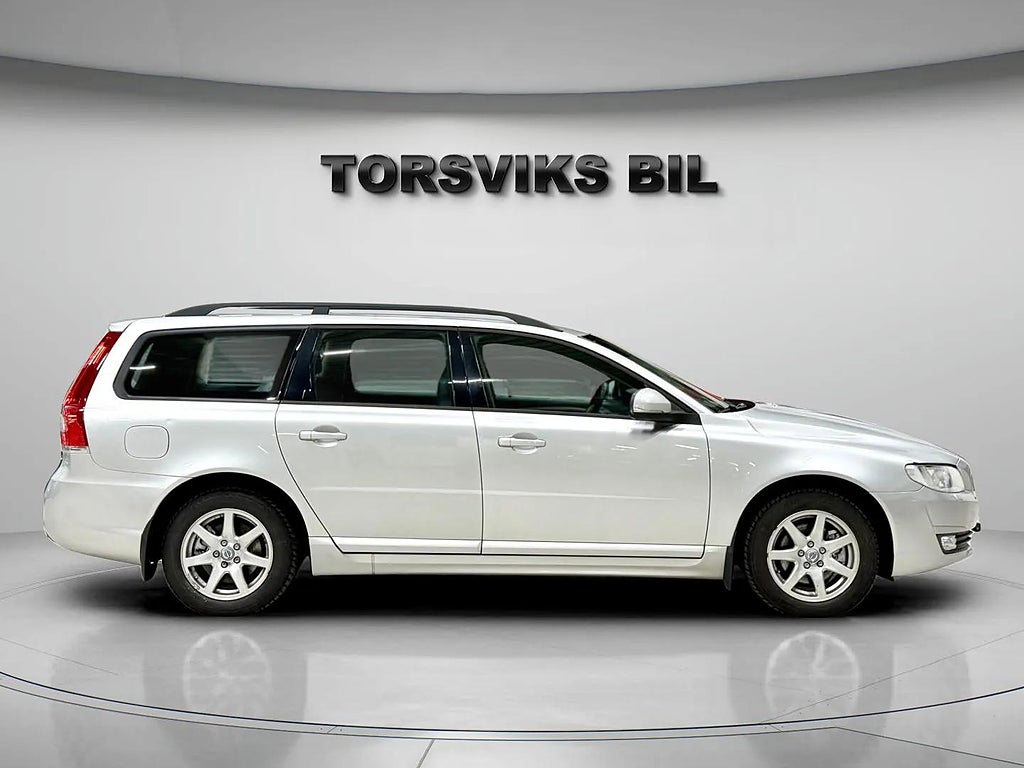 Volvo V70 D3 Geartronic Classic, Momentum Navi Drag  2 Ägare - miniatyr 7