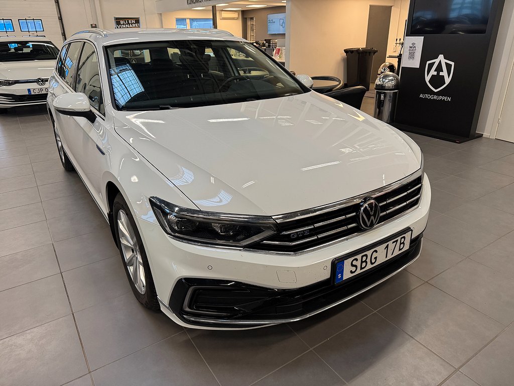 Volkswagen Passat Sportscombi GTE *dragkrok*