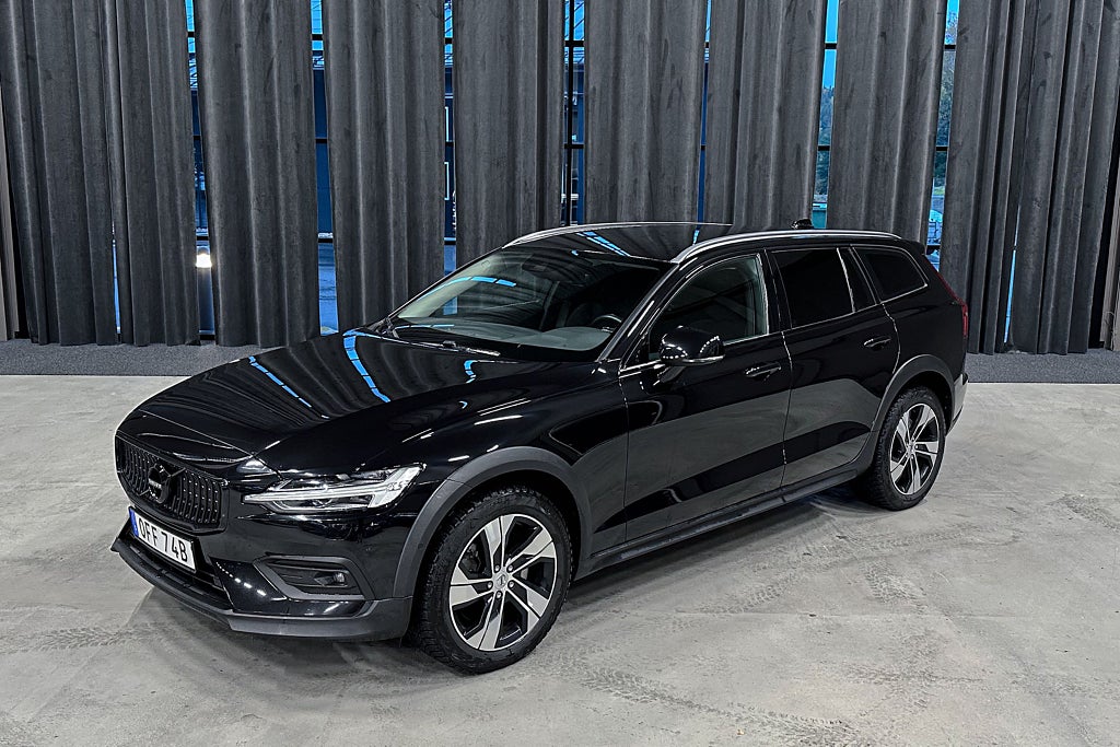 Volvo V60 Cross Country B4 AWD|H/K|Kamra|Drag|Keyless