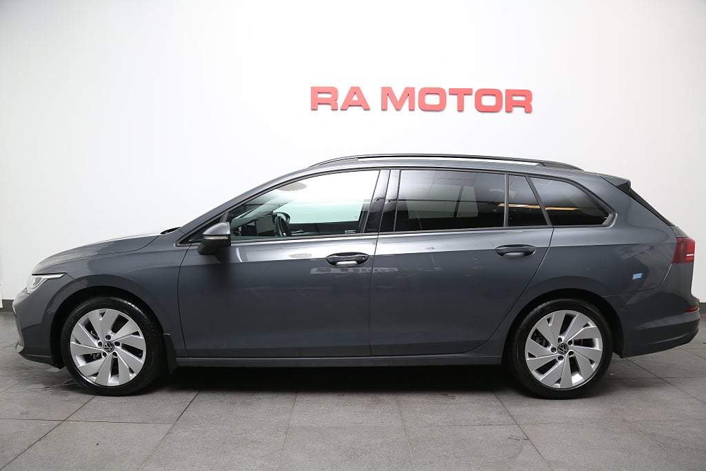 Volkswagen Golf 1,5 eTSI 150hk Sportscombi Aut Kamera Leasbar 2026