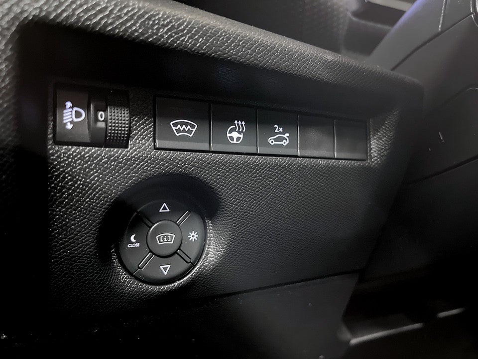 Bild på Citroën C4-X Shine 1.2 PT 130hk Aut B-KAMERA RATTVÄRME CARPLAY