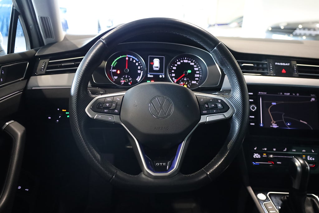 Volkswagen Passat GTE 218hk Executive / Business / Värmare / Navi 2022
