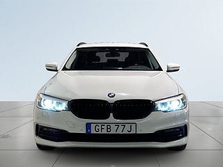 BMW 520d xDrive Touring Sport line Drag Kamera Dvärm GPS SoV