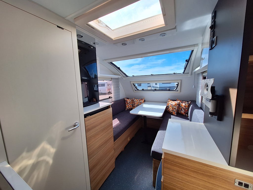 Adria Action 361 LH Dinette, Tält, Pluspaket
