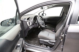 Halvkombi Toyota Yaris 8 av 25
