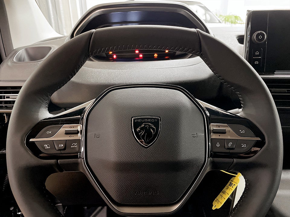 Bild på Peugeot Partner *EXTRA UTRUSTAD* 130hk AT8 L2 - DEMO