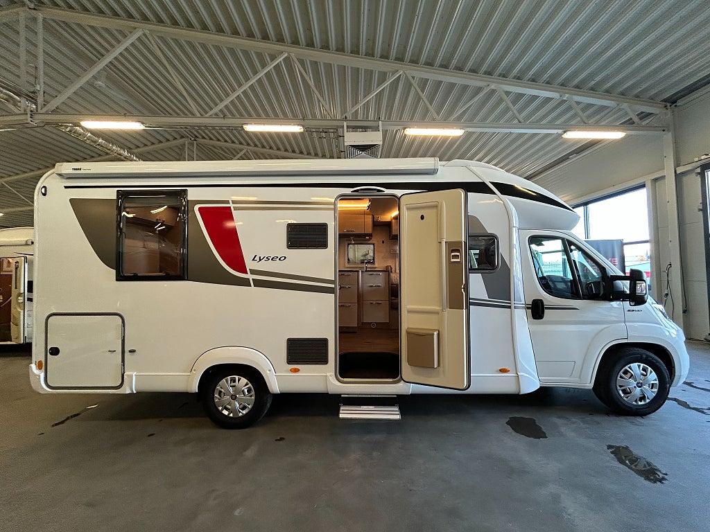 Bürstner Lyseo T 736 / Taksäng / Elpatron / Duo-control - Bürstner