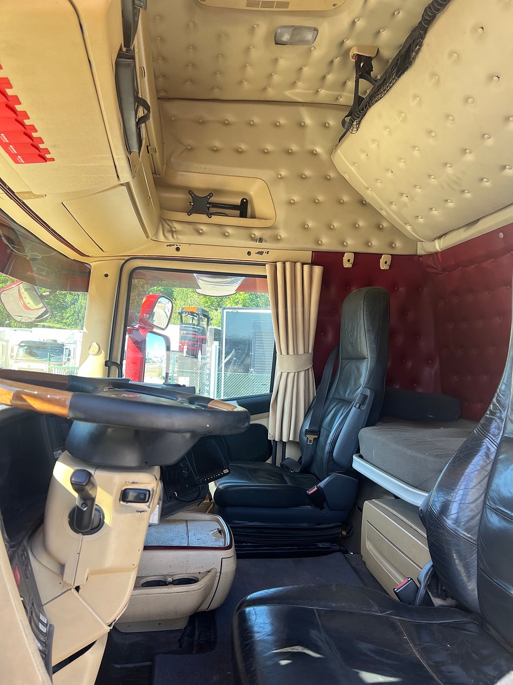 Scania R560 V8 6x4 Lastväxlare, Tandem