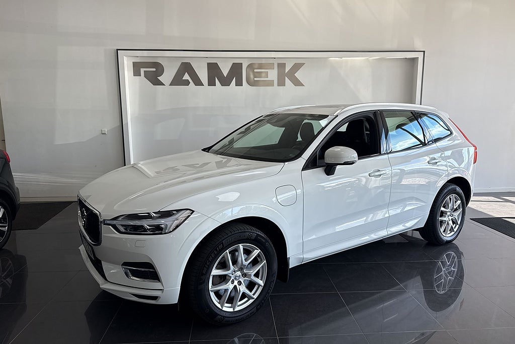 Volvo XC60 T8 Twin Engine AWD Geartronic Momentum Pro Edition Drag