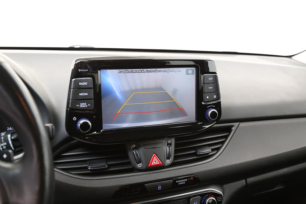 Hyundai i30 1,4 T-GDi 140hk Premium Aut Navi CarPlay Kamera