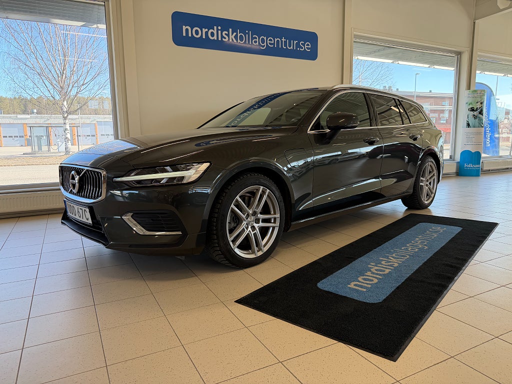 Volvo V60 Recharge T6 340hk Aut AWD Inscription Panorama *Moms* 
