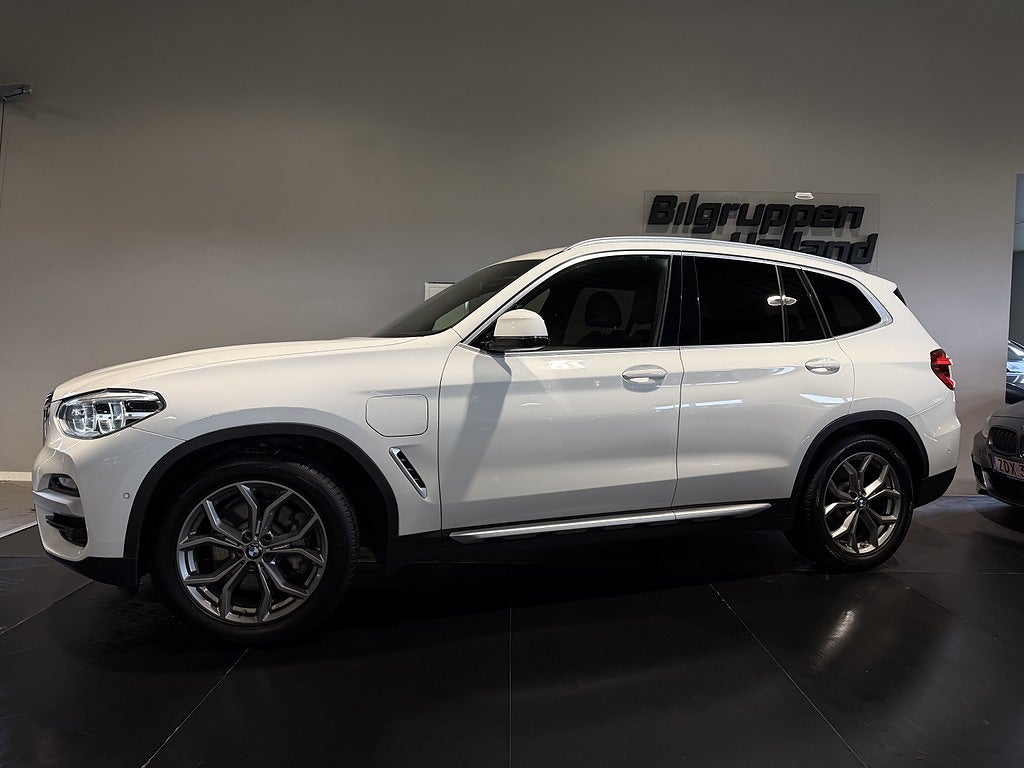 BMW X3 xDrive30e Xline HuD Cockpit Navi B-kam Drag Adaptiv Led