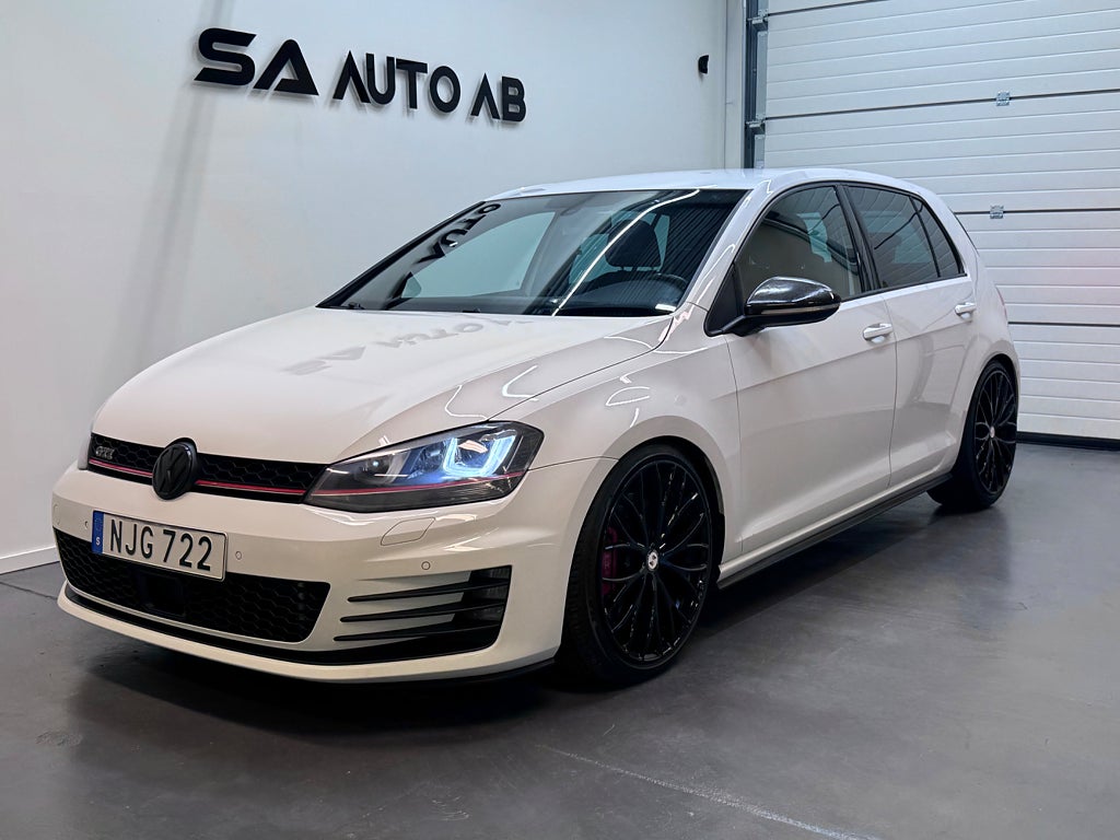 Volkswagen Golf GTI Performance 2.0 TSI BMT | Paddlar | PDC | 301hk