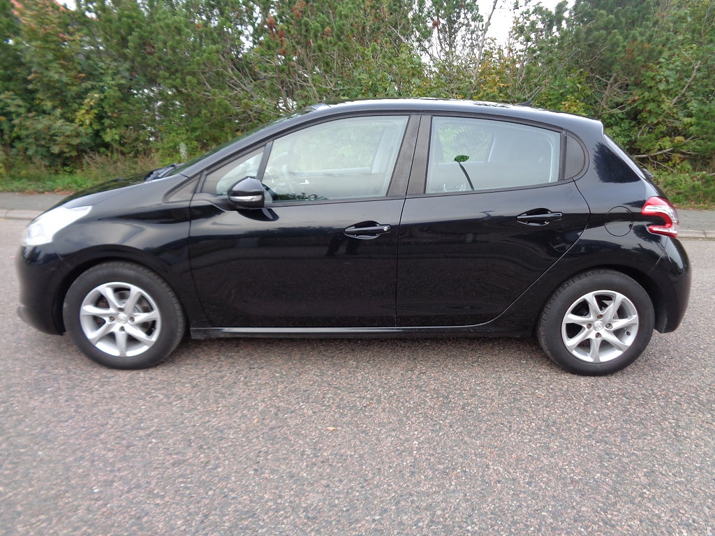 Peugeot 208 5-dr 1.2 VTi 82 Euro 5 Nybes